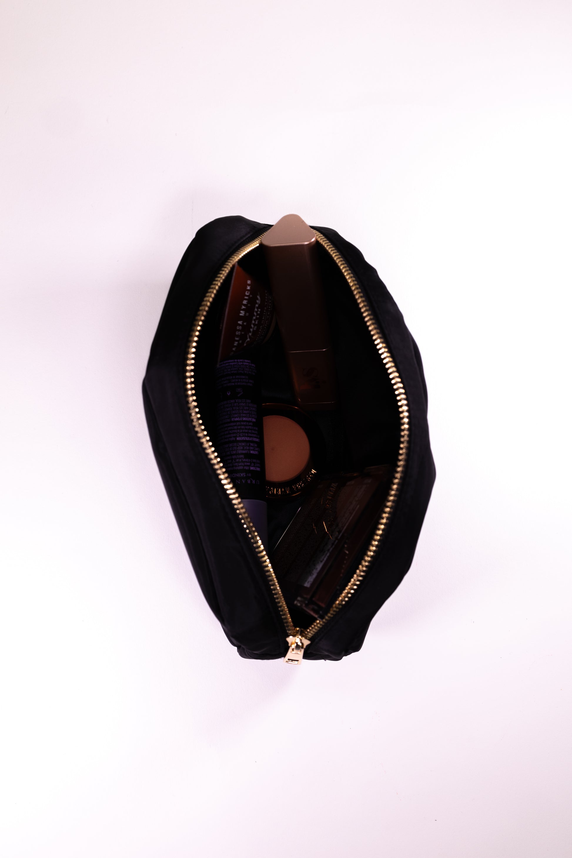 Makeup Bag with the words Luxe Jawn
